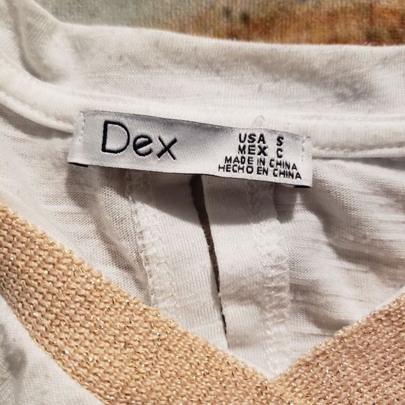 ★ 3 for $10 ★ Dex T-shirt blouse - Picture 3 of 3